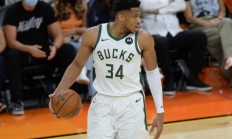 爱游戏官网:NBA杯小组赛：雄鹿对阵猛龙谁能终结连败迎来首胜？